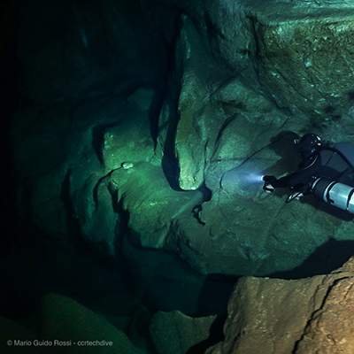 Nil Diya Pokuna Cave Diving - Dive Sri Lanka